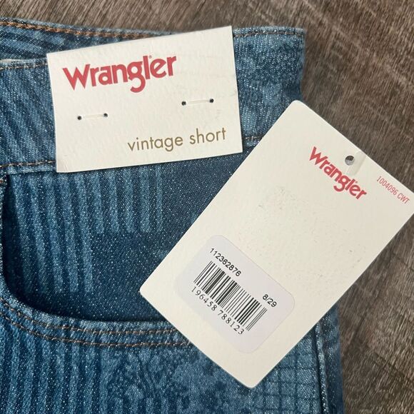 Wrangler Mid-Rise Vintage Short- Size 8 - Picture 10 of 10